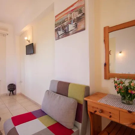 Apartment Psarou Amoudi