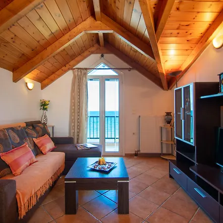 Apartment Psarou Amoudi